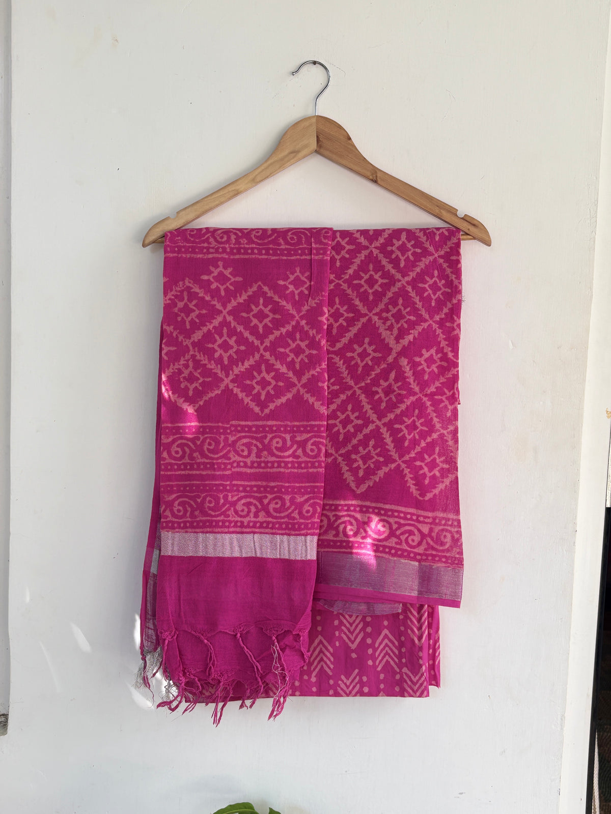 Handblock Printed Cotton Linen Pink Geometric Print Suit Set with Cotton Linen Dupatta