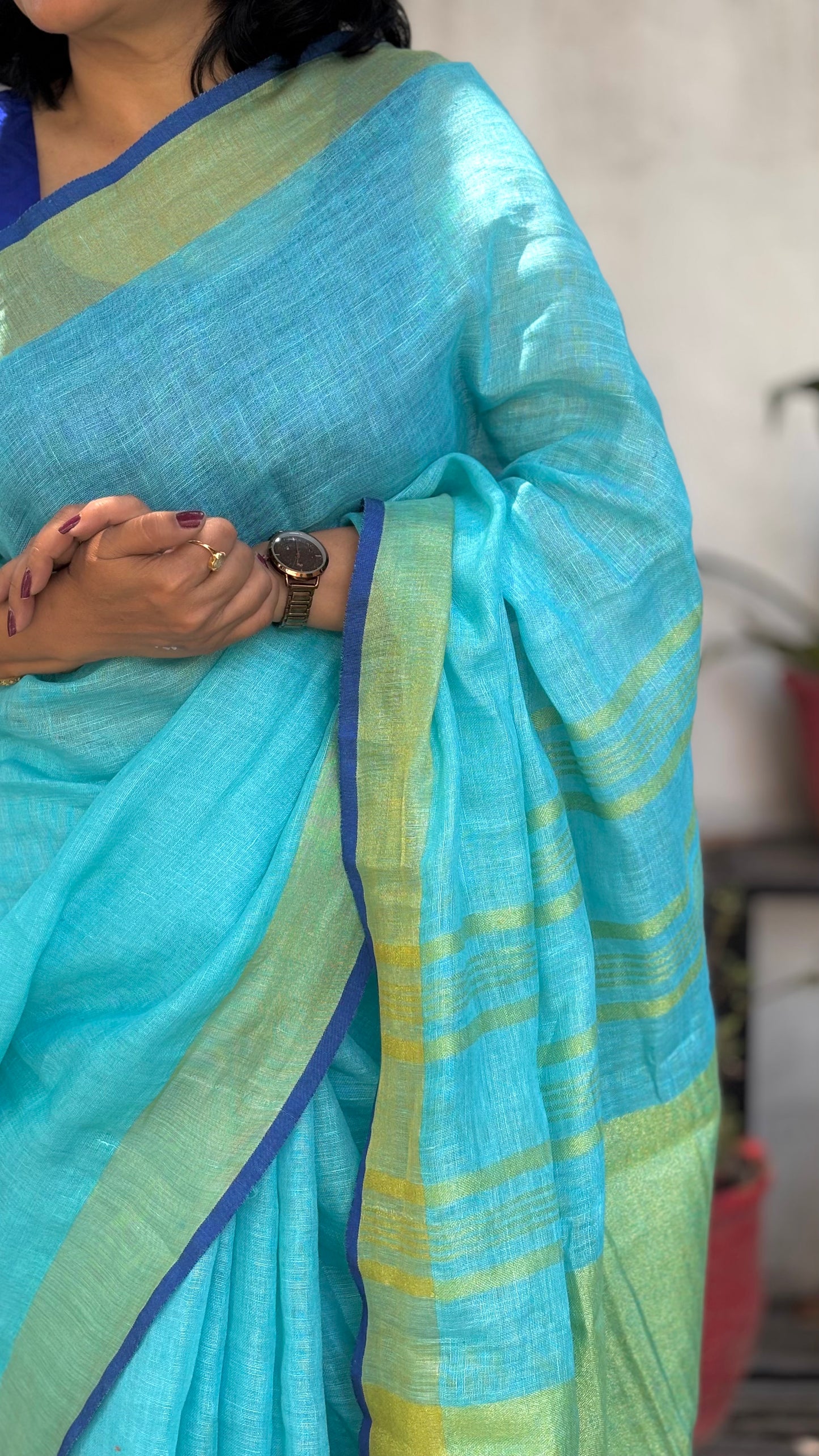 Handwoven Pure Linen Sky Blue Saree with Royal Blue Border, Striped Pallu and Dual-Coloured Tassels