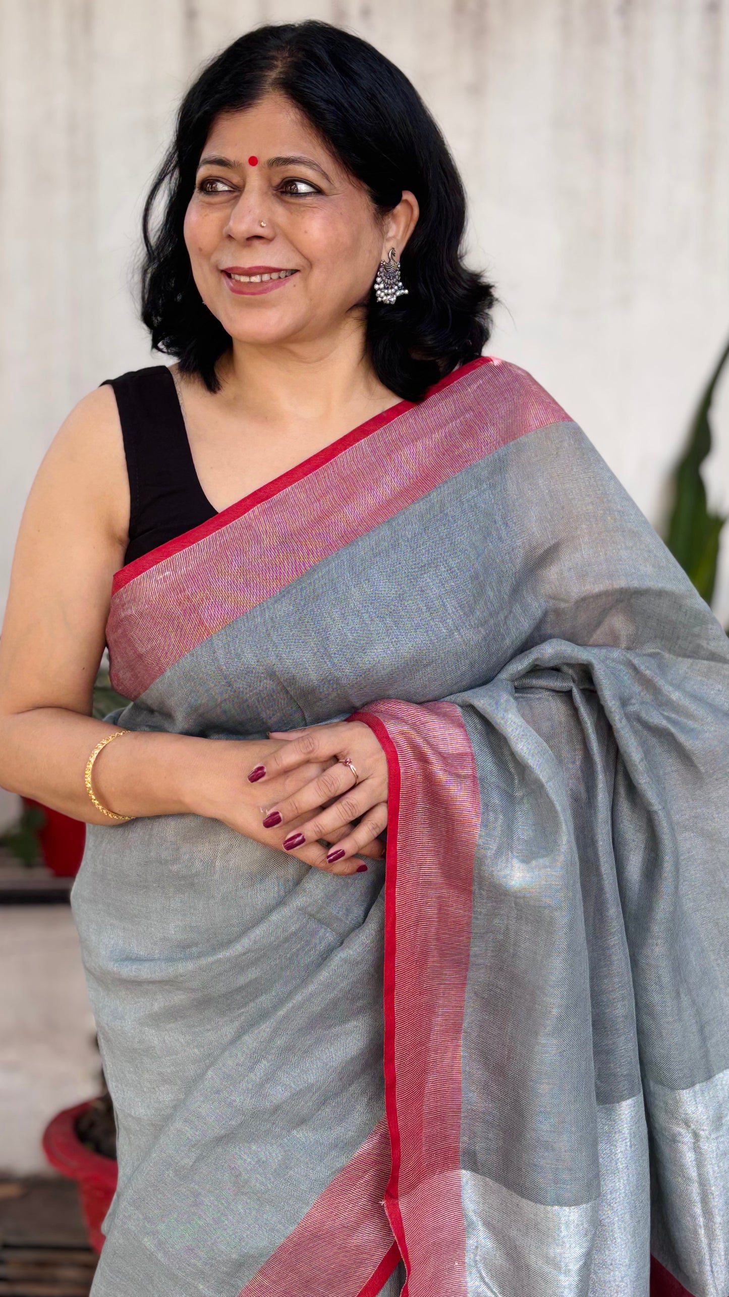 Handwoven Pure Linen Grey Saree with Red Border and Pallu